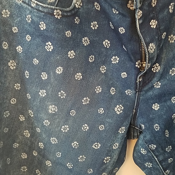 Jeans with flower prints - Picture 4 of 4
